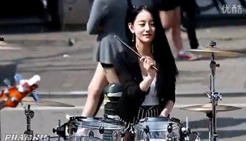 韩国美女鼓手，看着看着就沦陷了