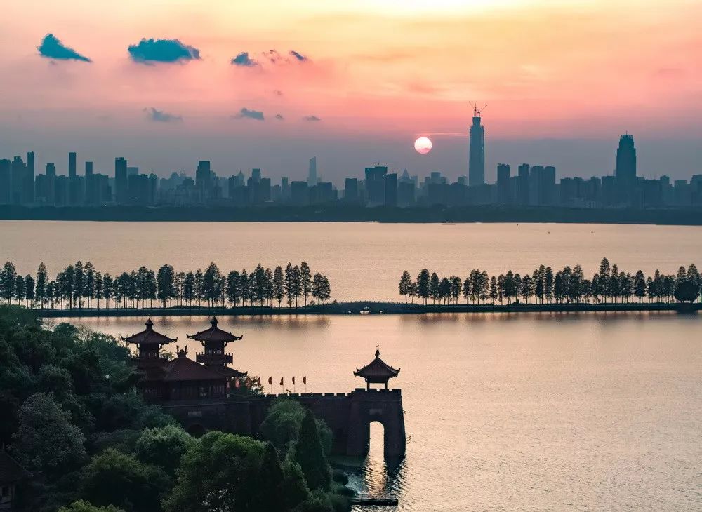武汉最火的美丽风景解封的武汉是多么的美丽10